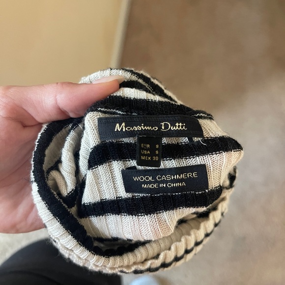 Massimo Dutti Women's Wool Cashmere Turtleneck Sweater - Picture 2 of 2